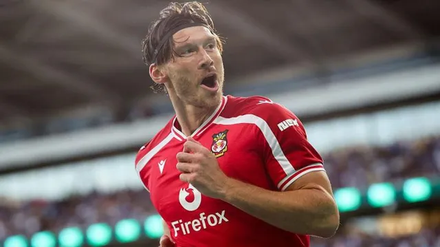 Wrexham's Moore aiming to stay the distance