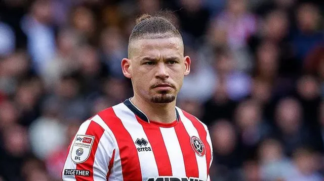 Sheff Utd re-sign Man City's Phillips on loan