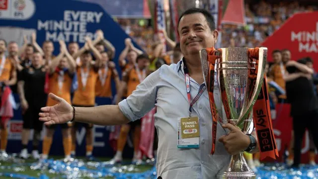 Hull owner hits out at pundits over 'laughable' criticism