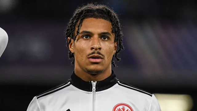 Hull agree deal with Frankfurt for winger Bahoya