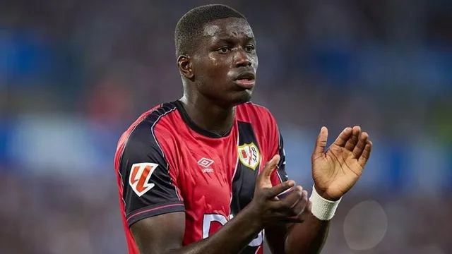 Hull sign central defenders Mendy and Herrington