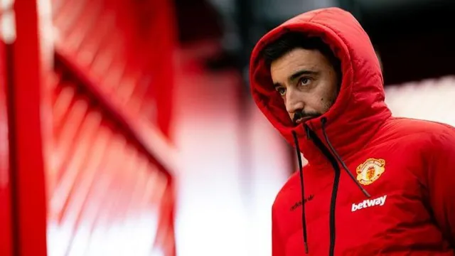 Fernandes left on bench for Man Utd defeat - a failed gamble?