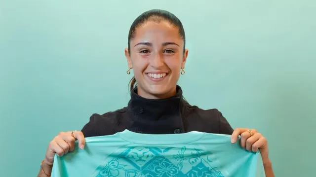Fernandez signs new London City contract
